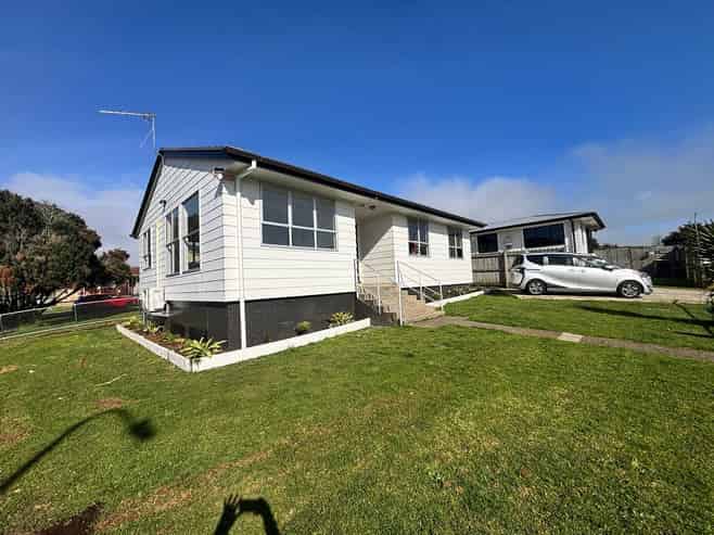 2 Arnhem Place, Pukekohe