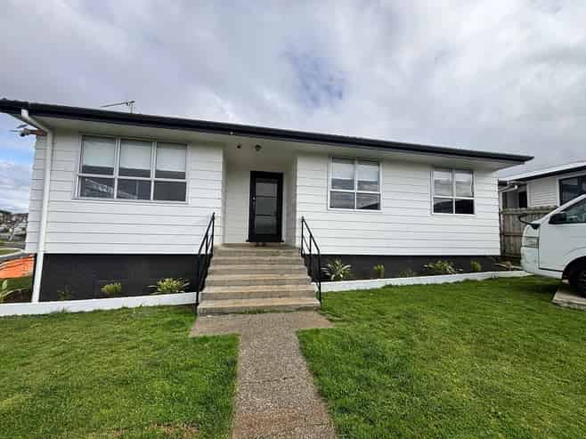 2 Arnhem Place, Pukekohe