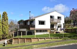 15 Colquhoun Place, Dinsdale