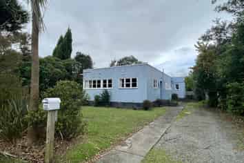 72 Savage Crescent, West End