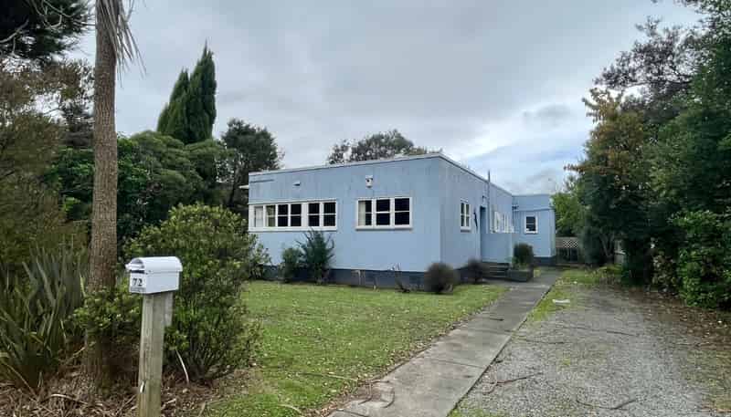72 Savage Crescent, West End