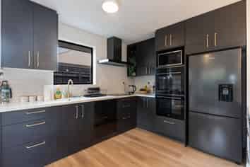 b/16 Beauford Place, Parklands