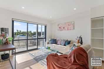 55B Soaring Bird Drive, Takanini