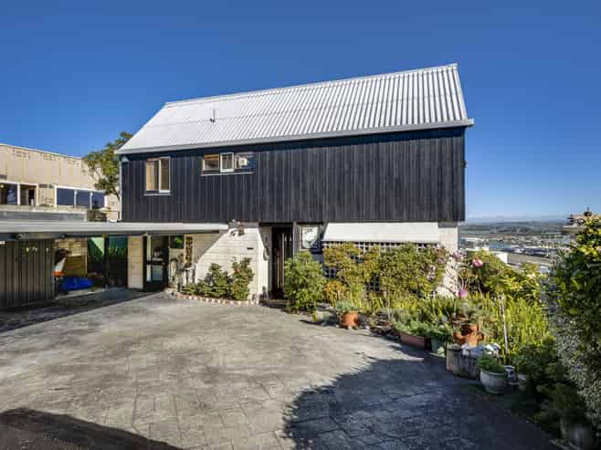 34 Roslyn Road, Bluff Hill