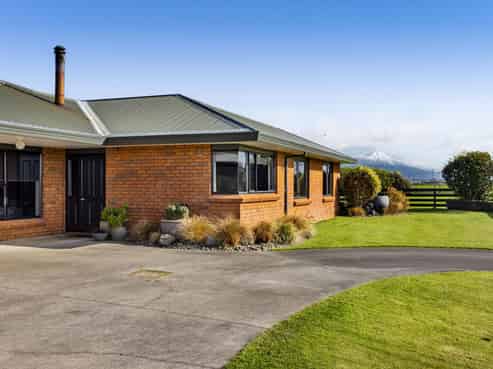132 Ohangai Road, Hawera