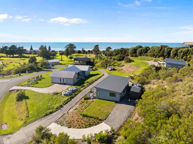 7 Tama Road, Riversdale Beach