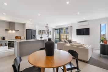 84 Symes Drive, Red Beach