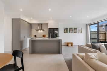 84 Symes Drive, Red Beach