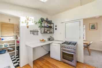 17 Pirie Cres, Moera