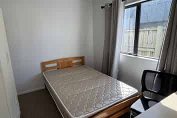 1/105  Knighton Road, Hillcrest