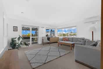 32 Athena Drive, Totara Vale
