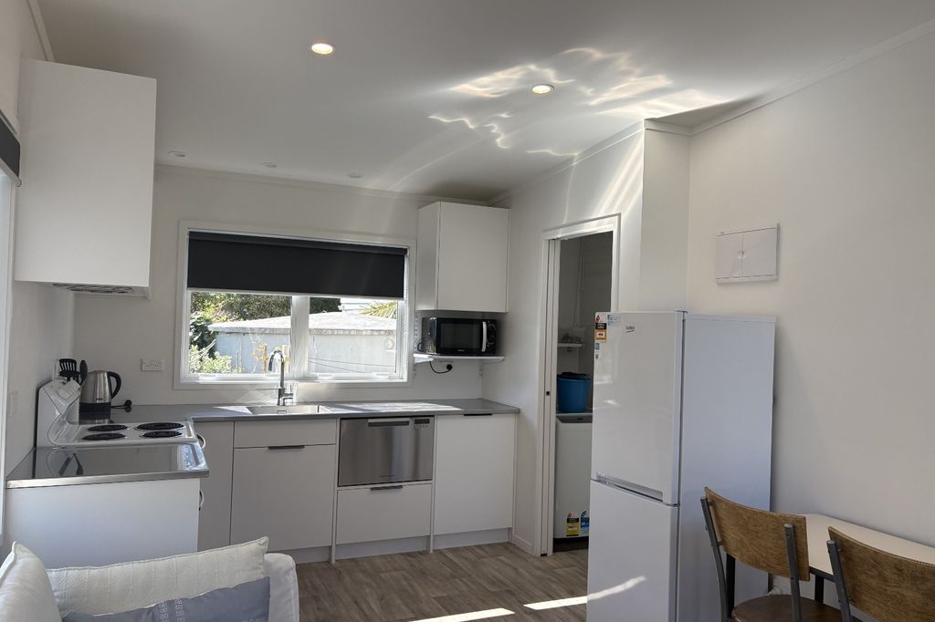 Wainui beach easy furnished living 4