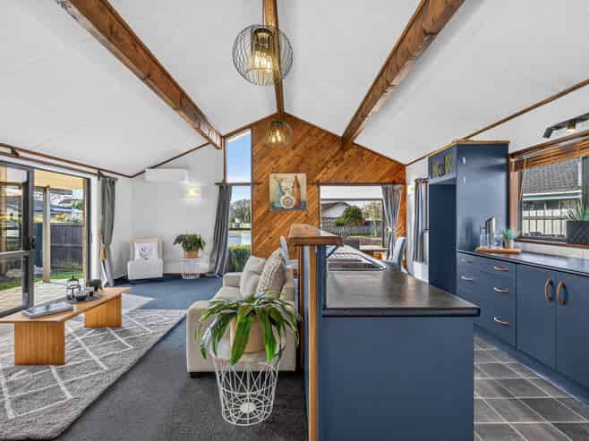 18 Knightsbridge Place, Dinsdale
