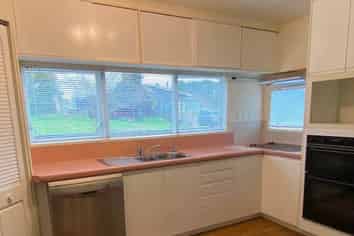 172 Main Road South, Raumati South