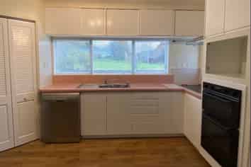 172 Main Road South, Raumati South
