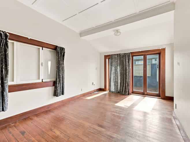 29 Seacliffe Road, Hillsborough