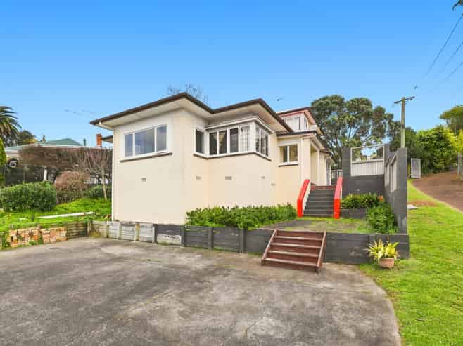 29 Seacliffe Road, Hillsborough