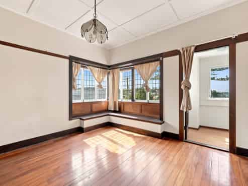 29 Seacliffe Road, Hillsborough