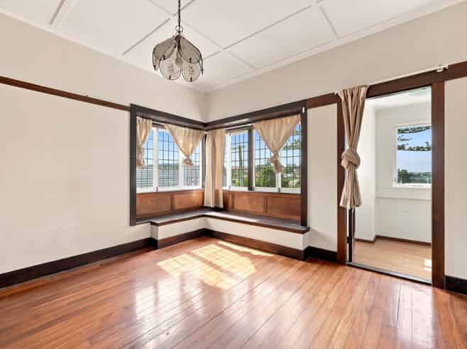 29 Seacliffe Road, Hillsborough