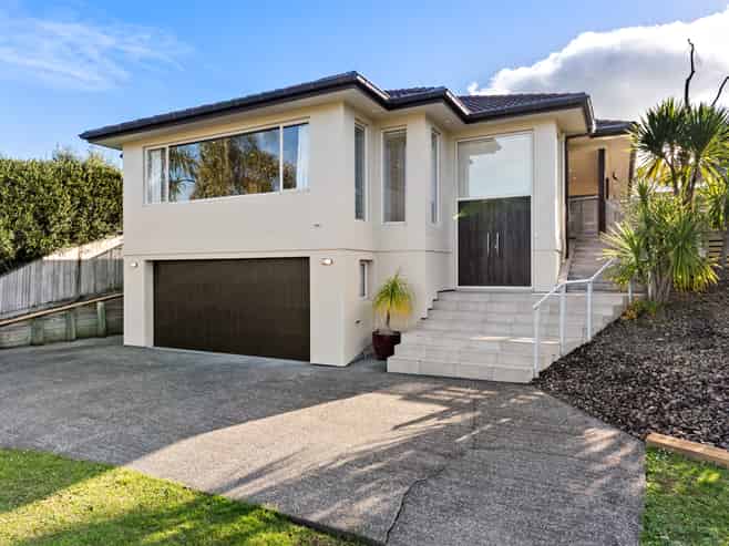 16 Araminta Place, Beachlands