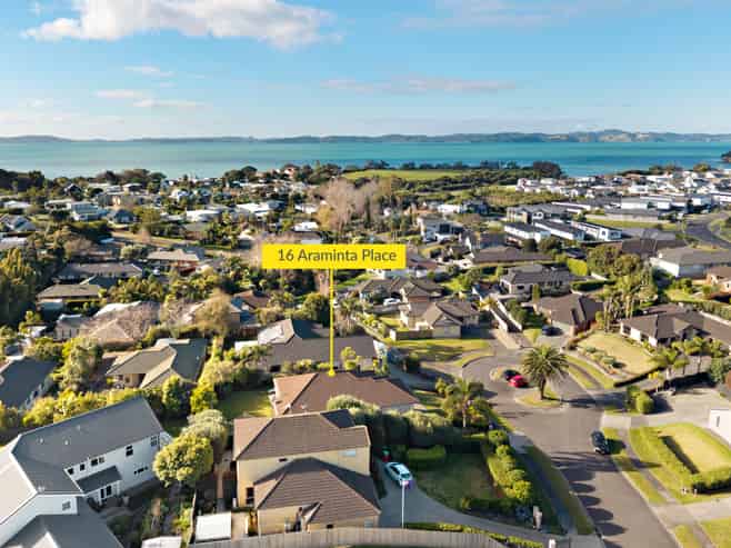 16 Araminta Place, Beachlands