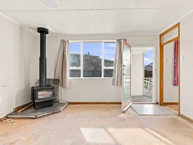 11 Moore Street, Milton