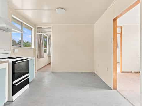 11 Moore Street, Milton