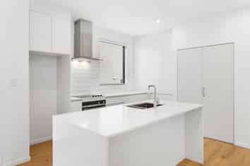 8/37 Saint Vincent, Remuera