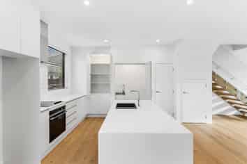 8/37 Saint Vincent, Remuera