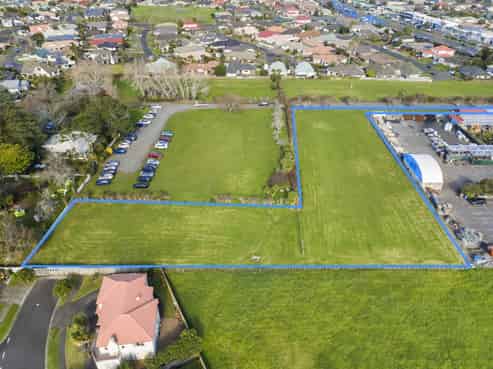 Historical 5,572m² Urban Development Site