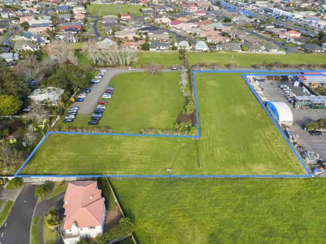 Historical 5,572m² Urban Development Site
