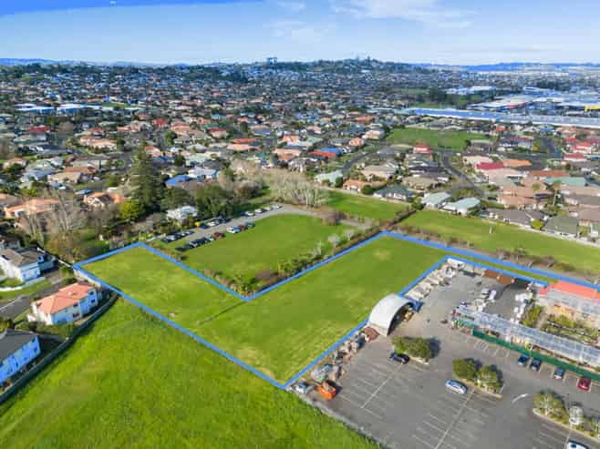 Historical 5,572m² Urban Development Site