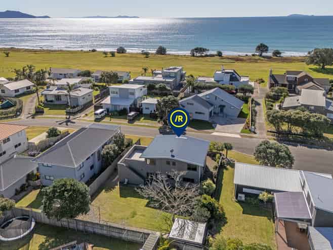 106 Corokia Place, Matarangi