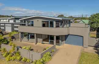 106 Corokia Place, Matarangi