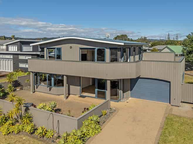 106 Corokia Place, Matarangi