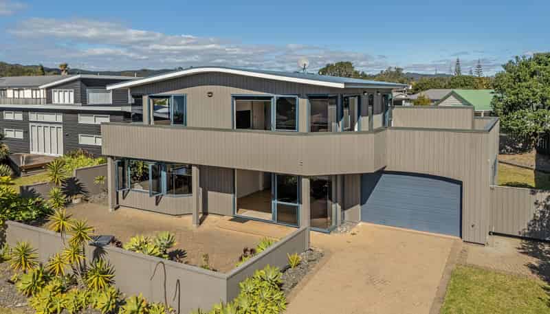 106 Corokia Place, Matarangi