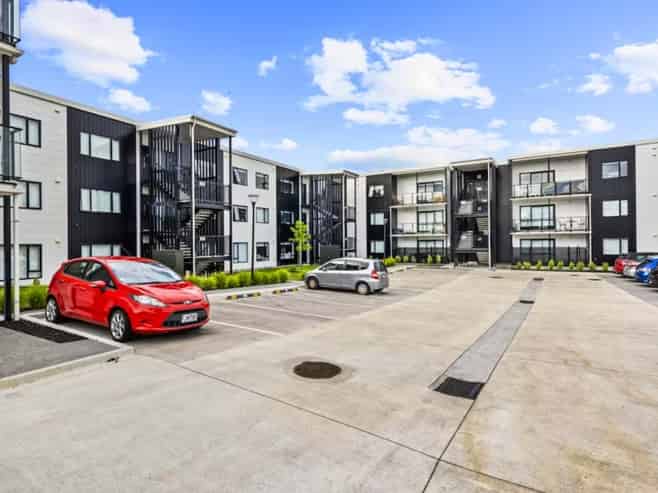 203/17 Vialou Street, Hamilton Central