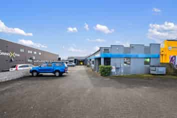 Add-value, Freehold & 4 Tenancies!
