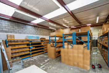 Add-value, Freehold & 4 Tenancies!