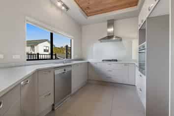 13 Bronzewing Terrace, Unsworth Heights