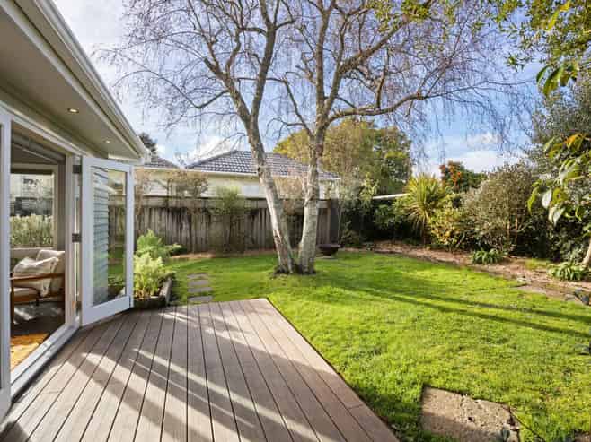 16 Plunket Terrace, Hamilton East