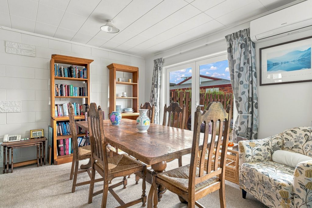 Vendors Relocating - Offers Invited 4