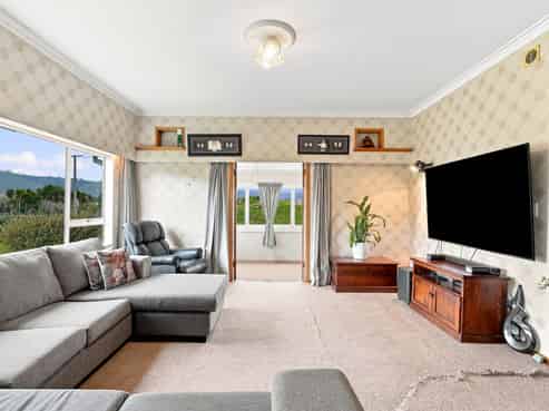 92 Riverbank Road, Okoia