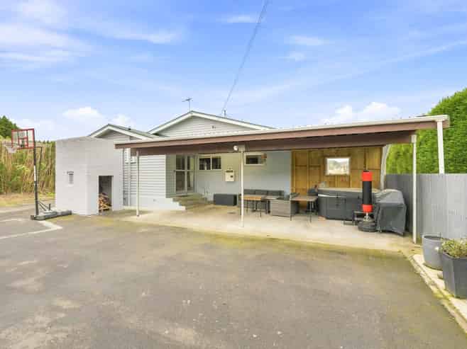92 Riverbank Road, Okoia
