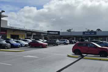 High-profile bulk retail