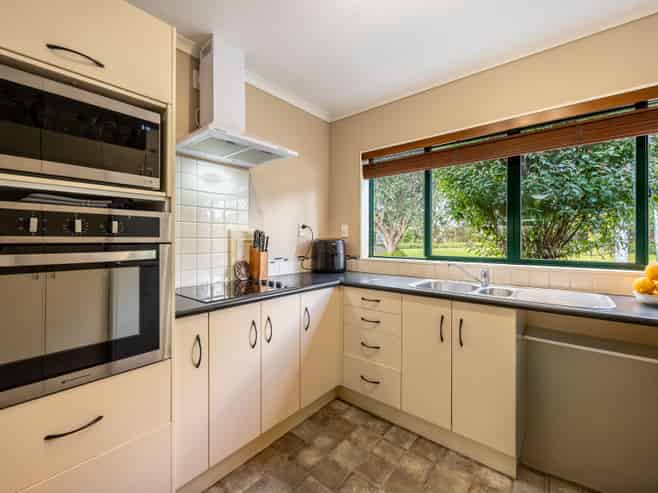 4 Craiburn Street, Ranui