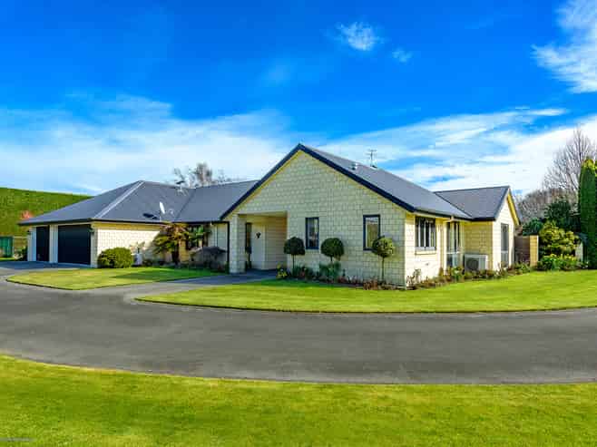 1071 Shands Road, Lincoln