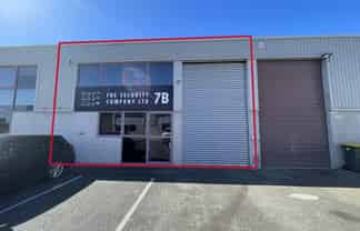 Tidy and refurbished industrial – 135sqm