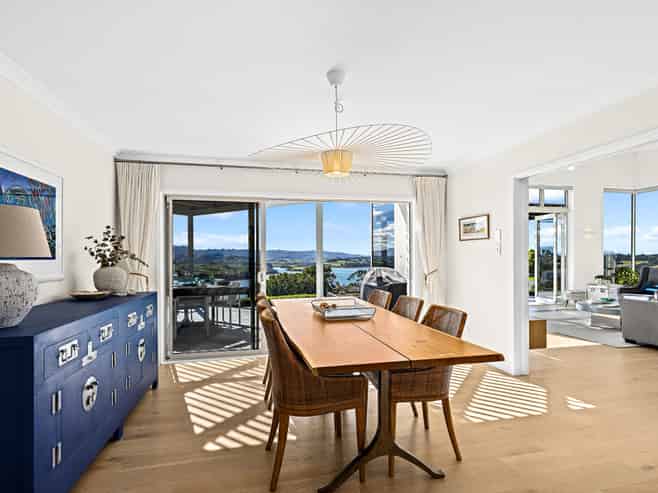 37 Brick Bay Drive, Sandspit