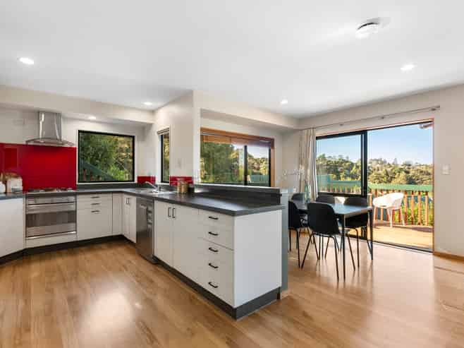 2/8 Dee Place, Torbay